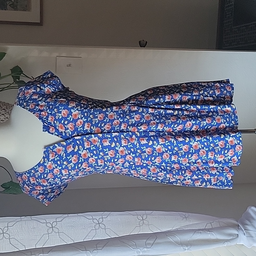 Flowy Floral Summer dress. ☀️ 🍒